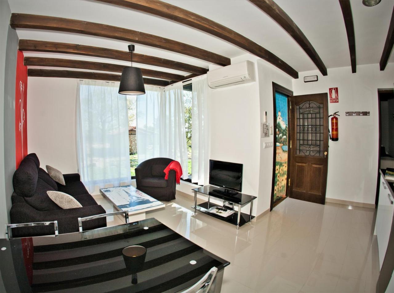 Apartamentos El Roble Valverde de la Vera Ngoại thất bức ảnh